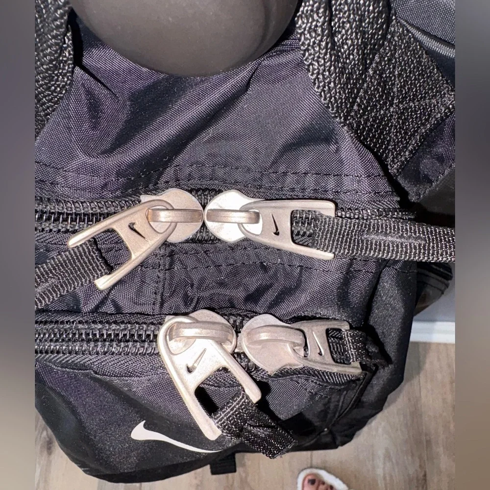 WAKE FOREST NIKE BACKPACK BOOKBAG LARGE VERY NICE CONDITION